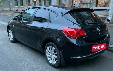 Opel Astra J, 2014 год, 890 000 рублей, 4 фотография