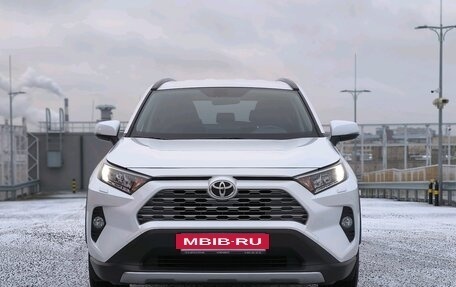 Toyota RAV4, 2020 год, 3 700 000 рублей, 2 фотография