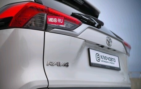 Toyota RAV4, 2020 год, 3 700 000 рублей, 7 фотография