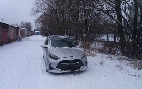 Toyota Yaris, 2021 год, 1 350 000 рублей, 2 фотография