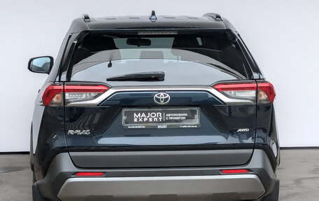 Toyota RAV4, 2019 год, 2 990 000 рублей, 6 фотография