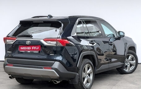 Toyota RAV4, 2019 год, 2 990 000 рублей, 5 фотография