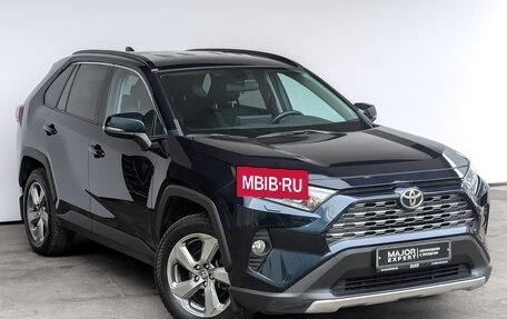 Toyota RAV4, 2019 год, 2 990 000 рублей, 3 фотография