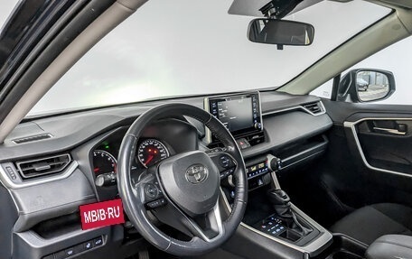 Toyota RAV4, 2019 год, 2 990 000 рублей, 16 фотография