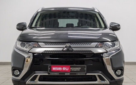 Mitsubishi Outlander III рестайлинг 3, 2020 год, 2 700 000 рублей, 2 фотография