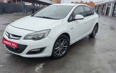 Opel Astra J, 2013 год, 890 000 рублей, 2 фотография