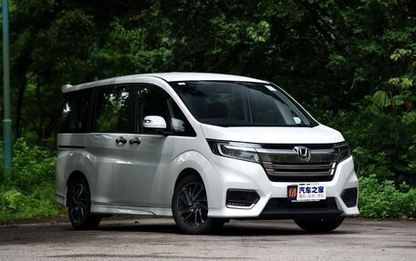 Honda Stepwgn IV, 2021 год, 2 170 000 рублей, 2 фотография