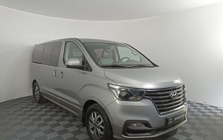 Hyundai Grand Starex Grand Starex I рестайлинг 2, 2018 год, 3 765 000 рублей, 3 фотография