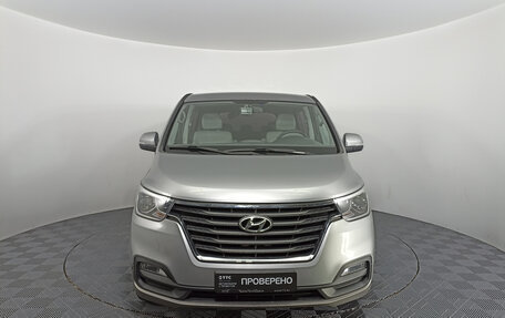 Hyundai Grand Starex Grand Starex I рестайлинг 2, 2018 год, 3 765 000 рублей, 2 фотография