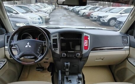 Mitsubishi Pajero IV, 2019 год, 3 780 000 рублей, 11 фотография