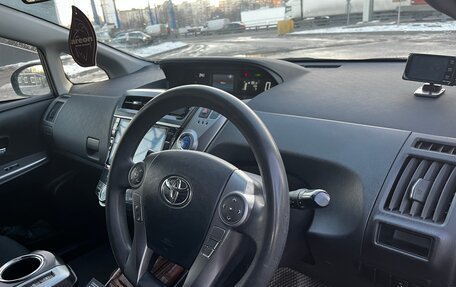 Toyota Prius Alpha I (ZVW40/41), 2015 год, 1 550 000 рублей, 11 фотография