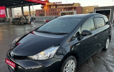 Toyota Prius Alpha I (ZVW40/41), 2015 год, 1 550 000 рублей, 3 фотография