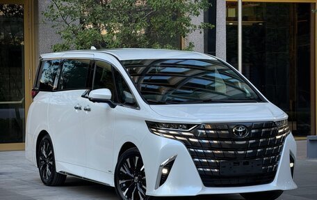 Toyota Alphard, 2024 год, 17 550 000 рублей, 3 фотография