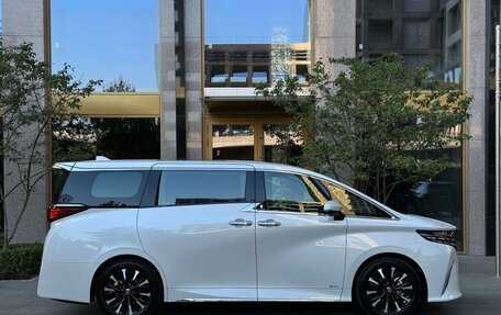 Toyota Alphard, 2024 год, 17 550 000 рублей, 8 фотография