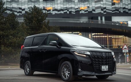 Toyota Alphard III, 2018 год, 4 900 000 рублей, 3 фотография