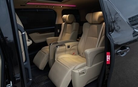 Toyota Alphard III, 2018 год, 4 900 000 рублей, 14 фотография