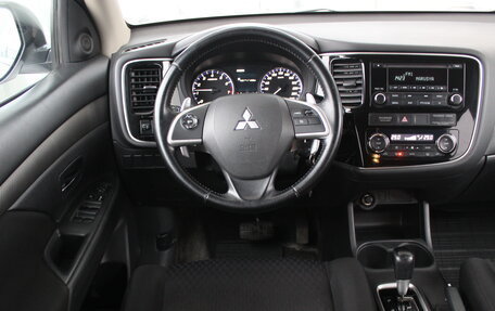 Mitsubishi Outlander III рестайлинг 3, 2014 год, 1 390 000 рублей, 6 фотография