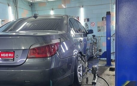 BMW 5 серия, 2006 год, 800 000 рублей, 3 фотография