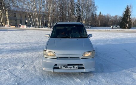 Nissan Cube II, 2002 год, 230 000 рублей, 2 фотография