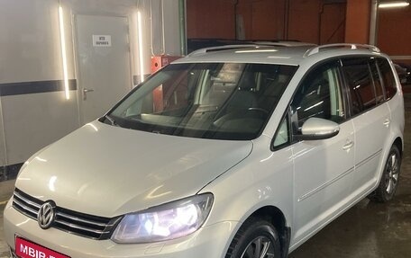 Volkswagen Touran III, 2011 год, 1 100 000 рублей, 3 фотография