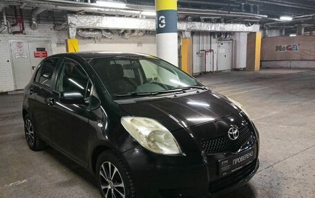 Toyota Yaris III рестайлинг, 2006 год, 643 000 рублей, 3 фотография