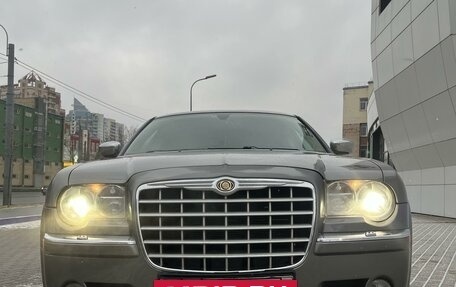 Chrysler 300C II, 2006 год, 1 510 000 рублей, 20 фотография