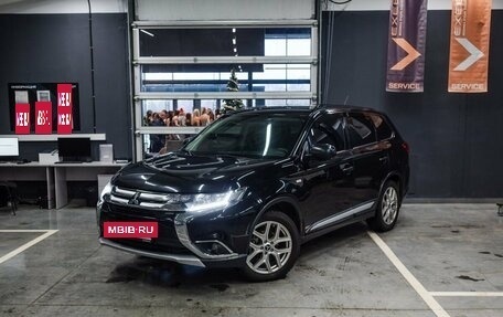 Mitsubishi Outlander III рестайлинг 3, 2016 год, 1 880 000 рублей, 2 фотография