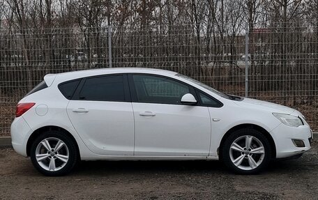 Opel Astra J, 2011 год, 700 000 рублей, 4 фотография