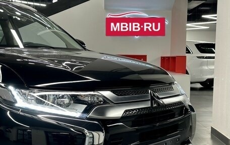 Mitsubishi Outlander III рестайлинг 3, 2022 год, 3 315 000 рублей, 5 фотография