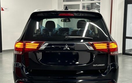 Mitsubishi Outlander III рестайлинг 3, 2022 год, 3 315 000 рублей, 22 фотография