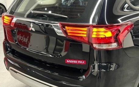 Mitsubishi Outlander III рестайлинг 3, 2022 год, 3 315 000 рублей, 24 фотография