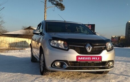 Renault Logan II, 2015 год, 795 000 рублей, 2 фотография