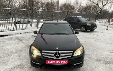 Mercedes-Benz C-Класс, 2010 год, 1 050 000 рублей, 2 фотография