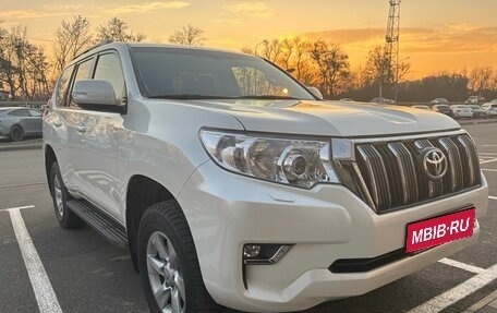 Toyota Land Cruiser Prado 150 рестайлинг 2, 2018 год, 4 990 000 рублей, 2 фотография