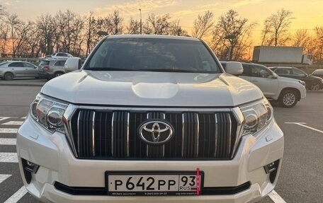 Toyota Land Cruiser Prado 150 рестайлинг 2, 2018 год, 4 990 000 рублей, 3 фотография