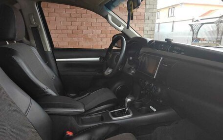 Toyota Hilux VIII, 2015 год, 2 650 000 рублей, 14 фотография