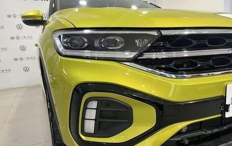 Volkswagen T-Roc I, 2023 год, 2 500 000 рублей, 8 фотография