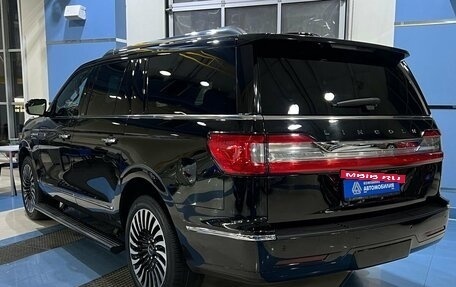 Lincoln Navigator, 2019 год, 9 999 000 рублей, 3 фотография