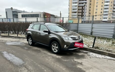 Toyota RAV4, 2014 год, 1 885 000 рублей, 2 фотография