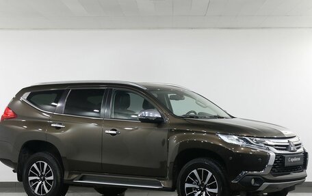 Mitsubishi Pajero Sport III рестайлинг, 2017 год, 3 695 000 рублей, 3 фотография