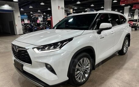 Toyota Highlander, 2024 год, 4 929 000 рублей, 3 фотография