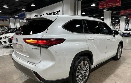 Toyota Highlander, 2024 год, 4 929 000 рублей, 5 фотография