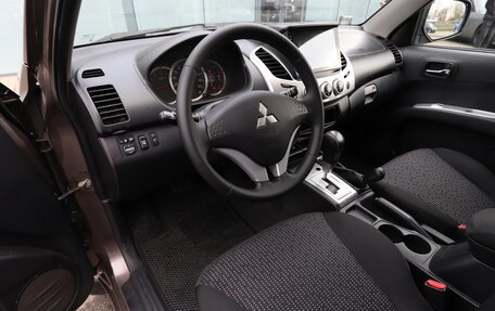 Mitsubishi L200 IV рестайлинг, 2014 год, 1 850 000 рублей, 10 фотография