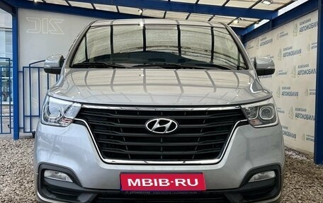 Hyundai H-1 II рестайлинг, 2021 год, 4 449 000 рублей, 8 фотография