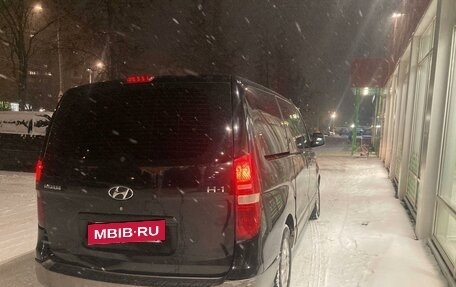 Hyundai H-1 II рестайлинг, 2012 год, 1 595 000 рублей, 29 фотография