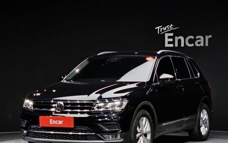 Volkswagen Tiguan II, 2020 год, 2 590 000 рублей, 1 фотография