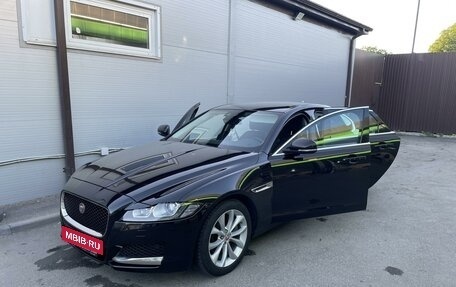 Jaguar XF II, 2018 год, 3 030 000 рублей, 4 фотография