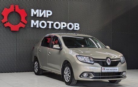 Renault Logan II, 2017 год, 820 000 рублей, 4 фотография