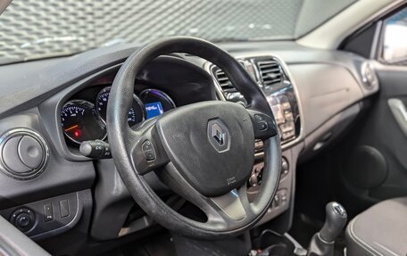 Renault Logan II, 2017 год, 820 000 рублей, 17 фотография