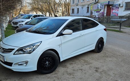 Hyundai Solaris II рестайлинг, 2015 год, 1 350 000 рублей, 16 фотография